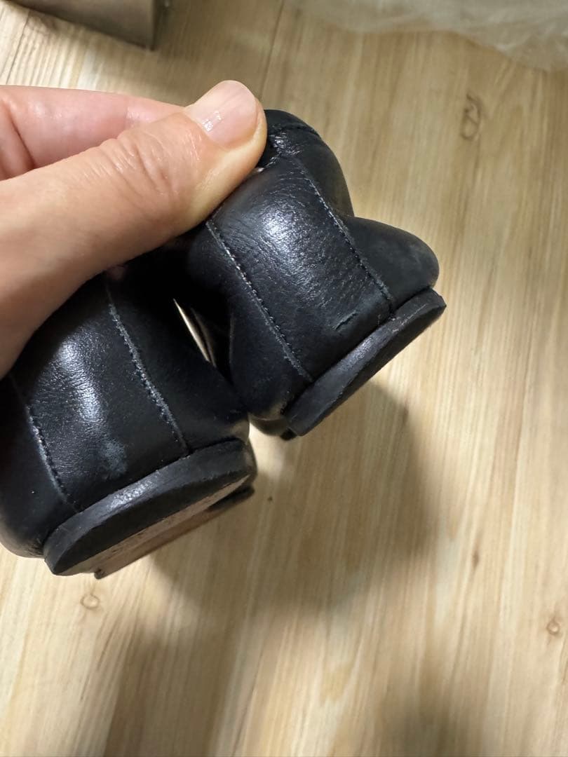 ブラック レザー バレエシューズ つま先分かれ