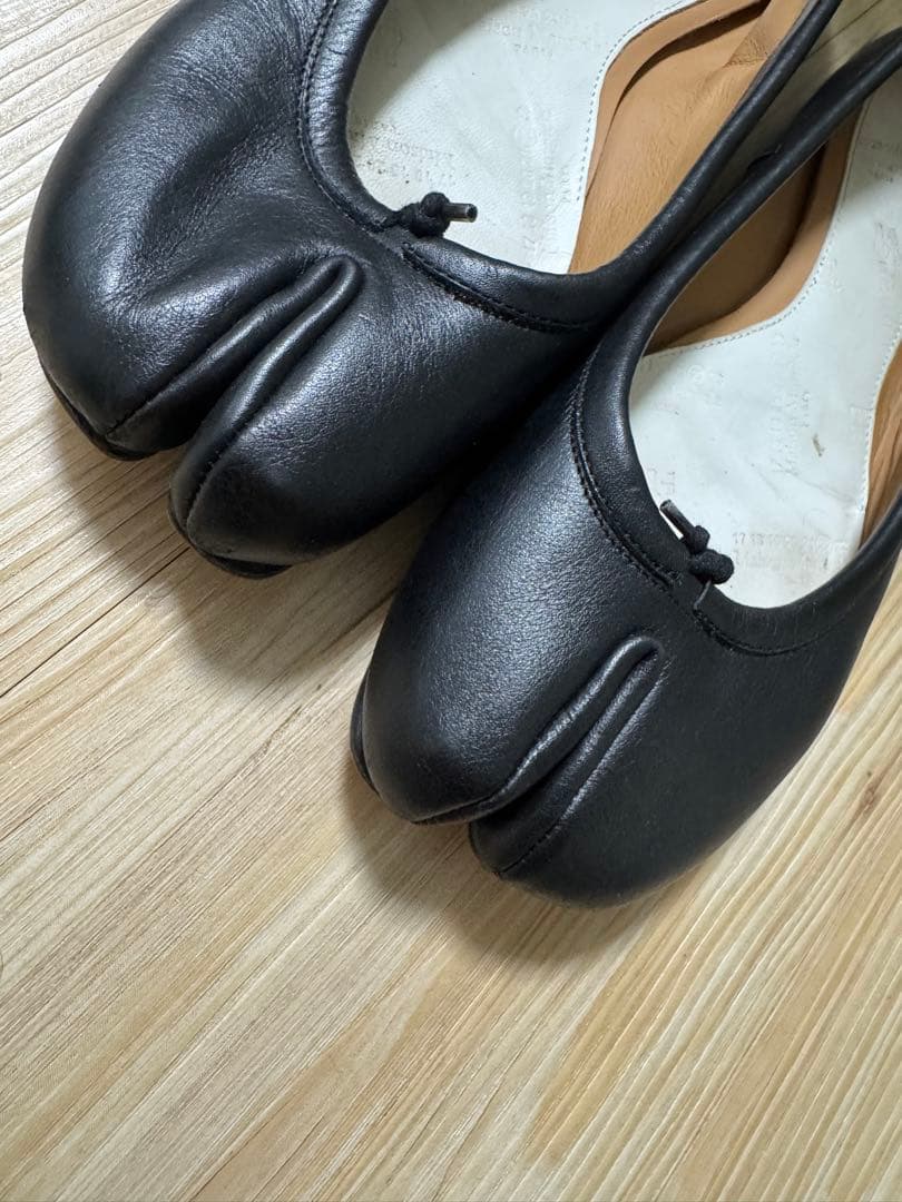 ブラック レザー バレエシューズ つま先分かれ