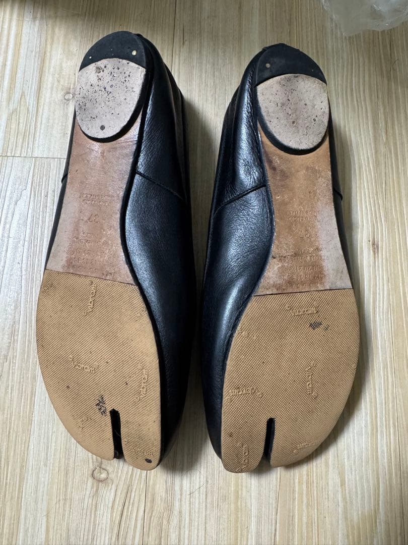 ブラック レザー バレエシューズ つま先分かれ