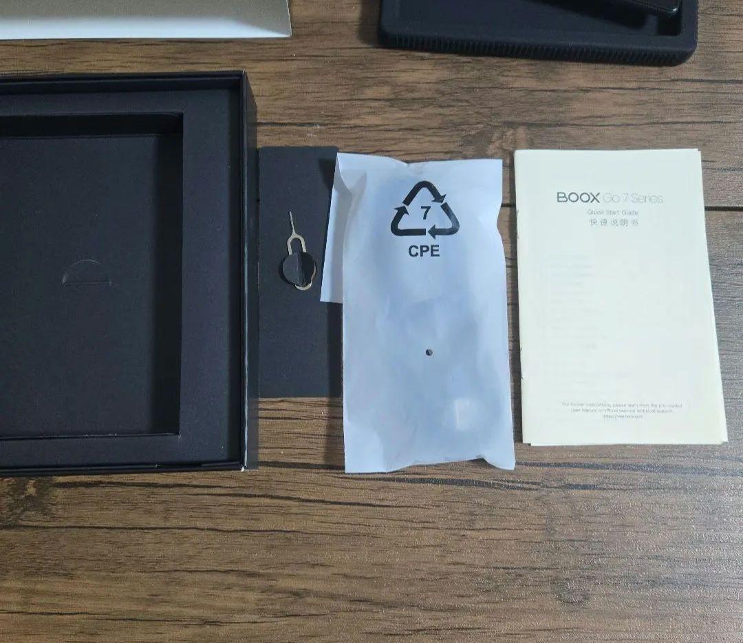 BOOX Go Color 7本体、マイクロSDカード256GB付き