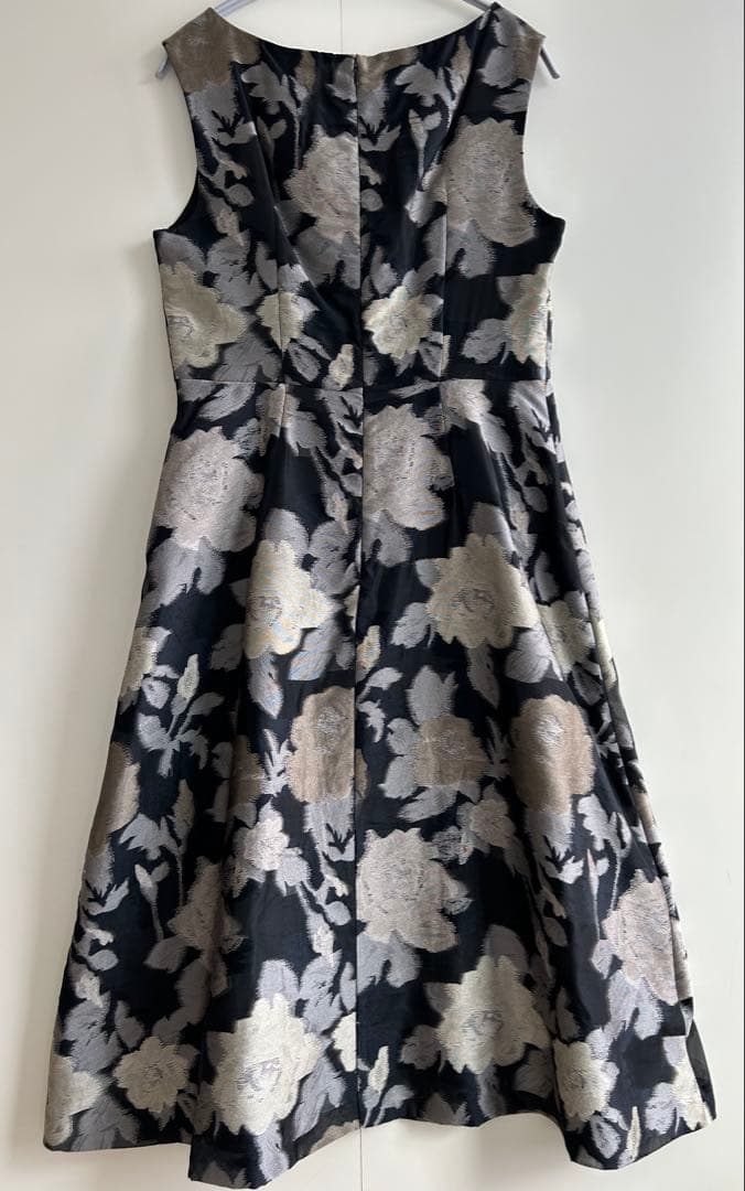 美品sybilla 花柄オーガンジーノースリーブワンピース