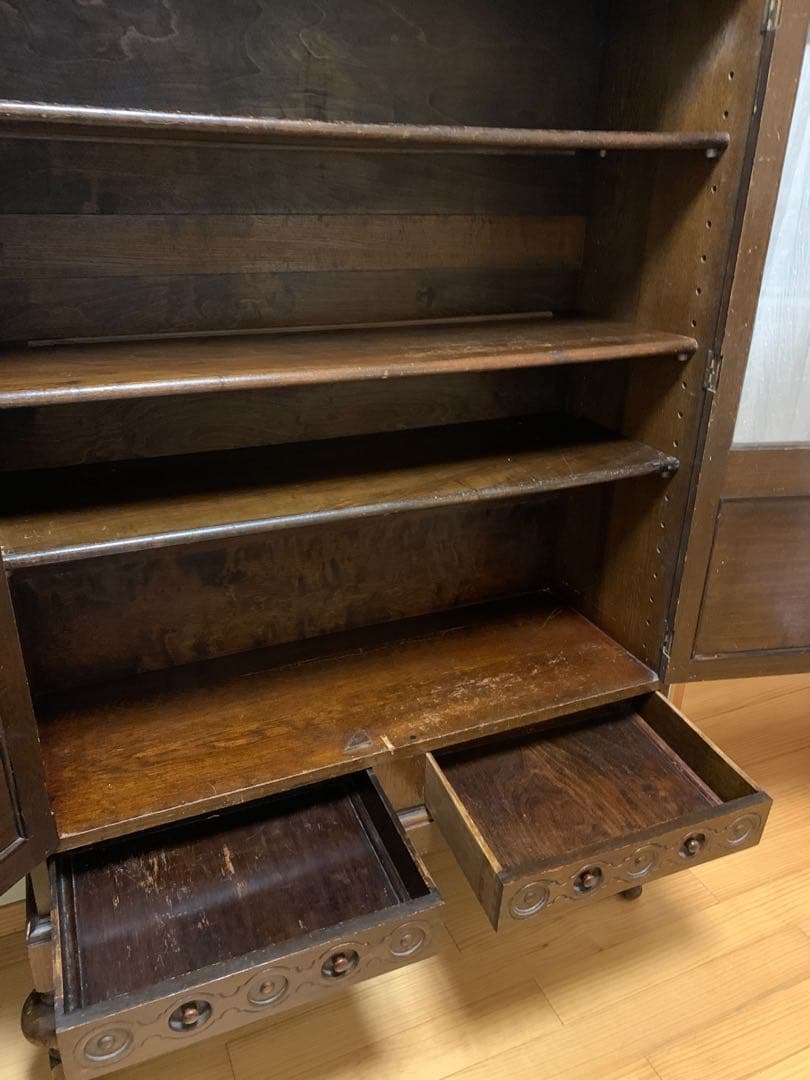 イギリス　アンティーク家具　木製キャビネット 引き出し付き