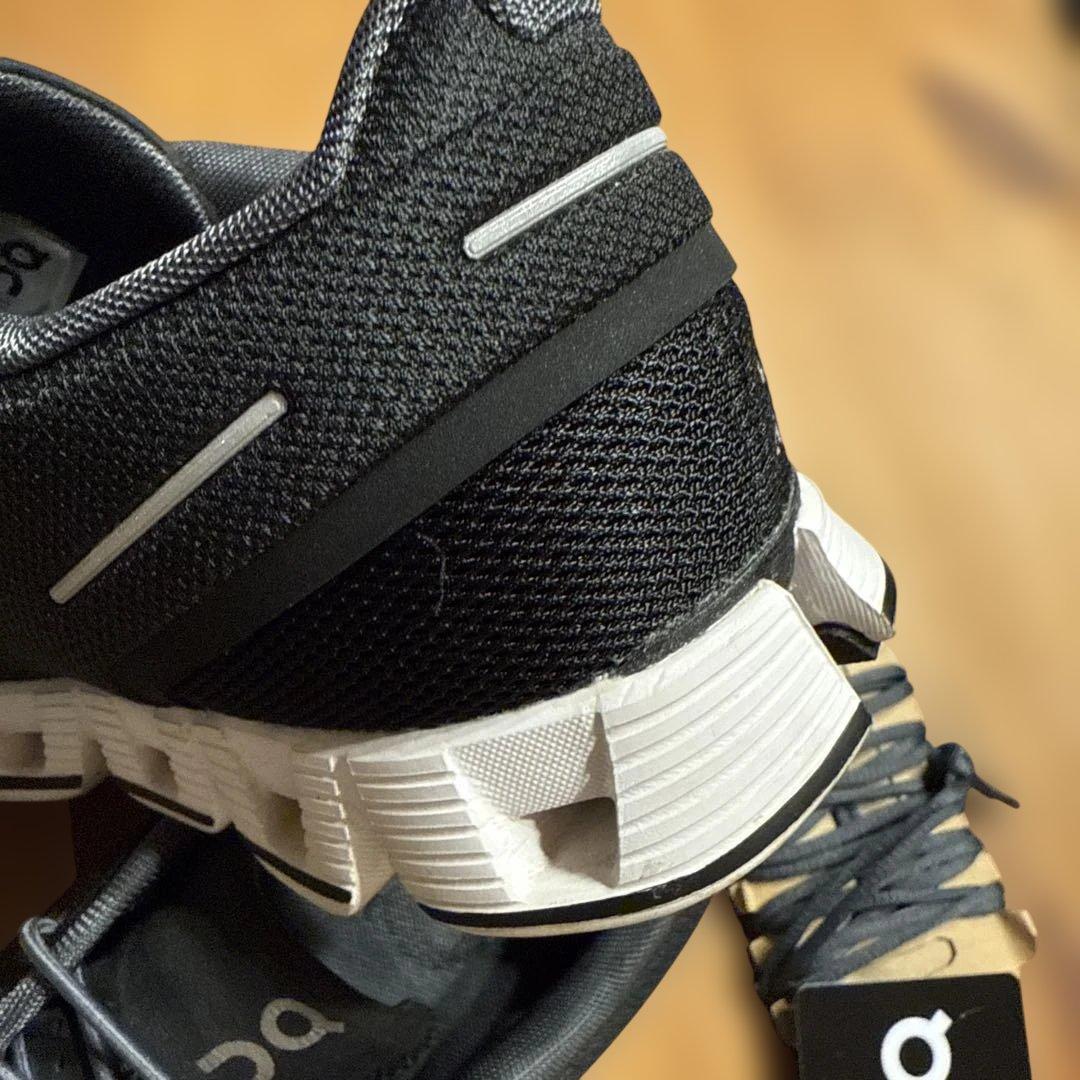 on ランニングシューズ ブラック　美品