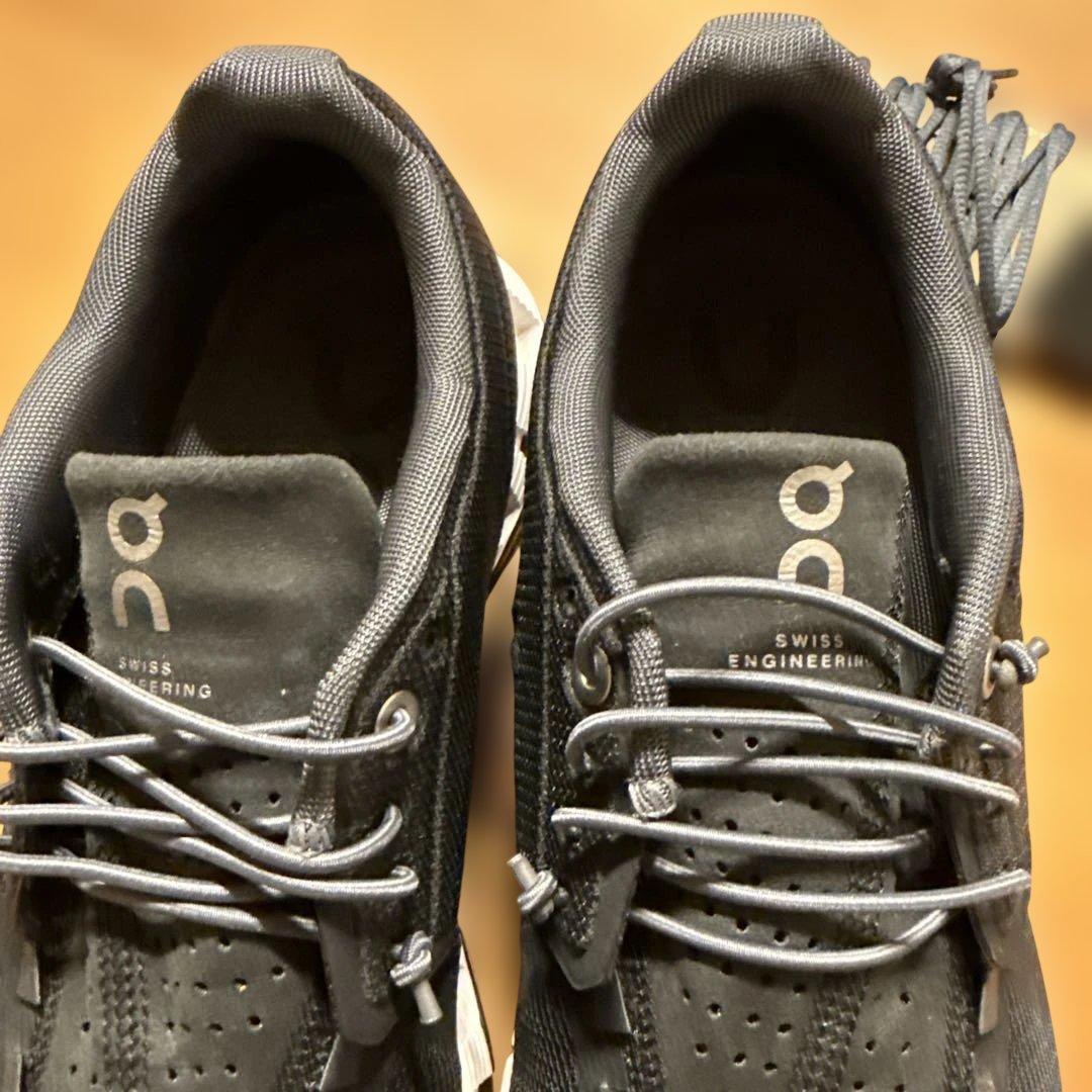 on ランニングシューズ ブラック　美品