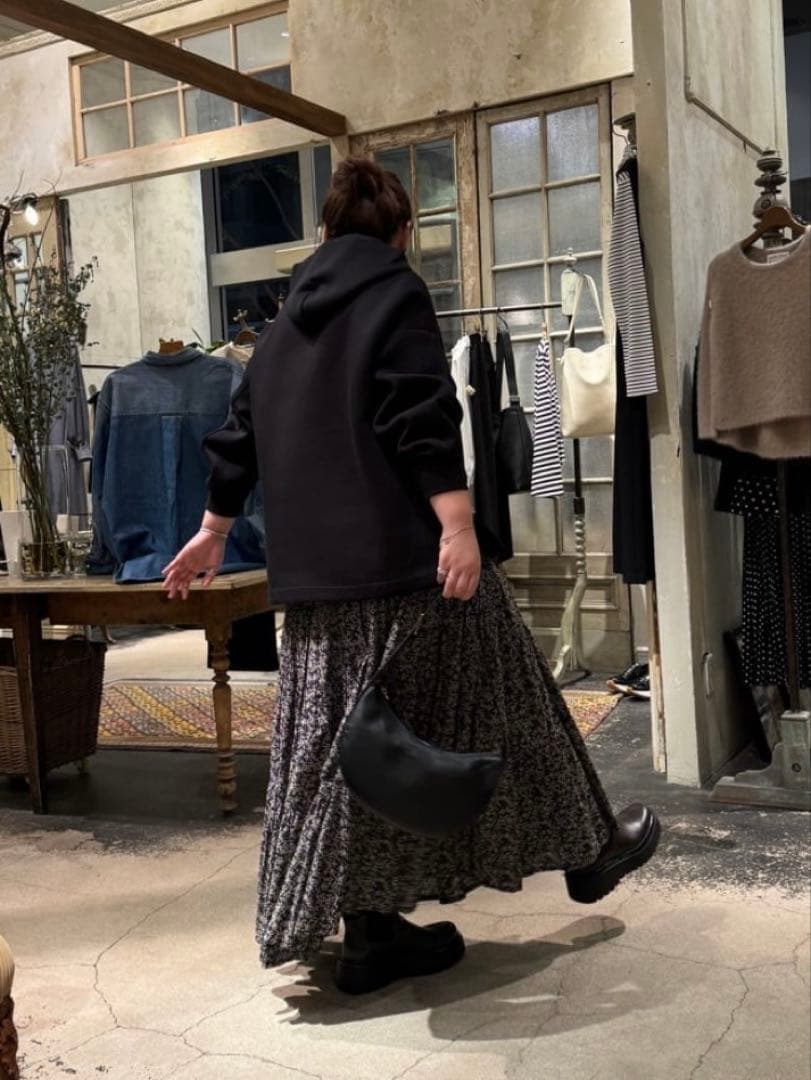 BEARDSLEY ダンボールパーカー 黒 フード付き