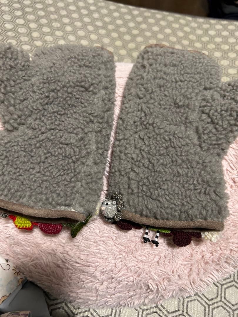 アルベロベロ　オンリーワン ミトン　可愛い編み込みつき。　未使用