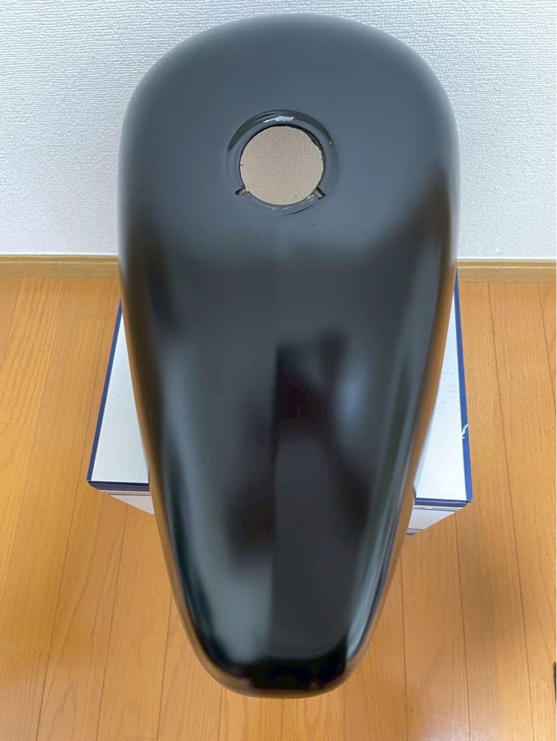 サイモンカスタムタンクカバー　ハーレー　スポーツスター