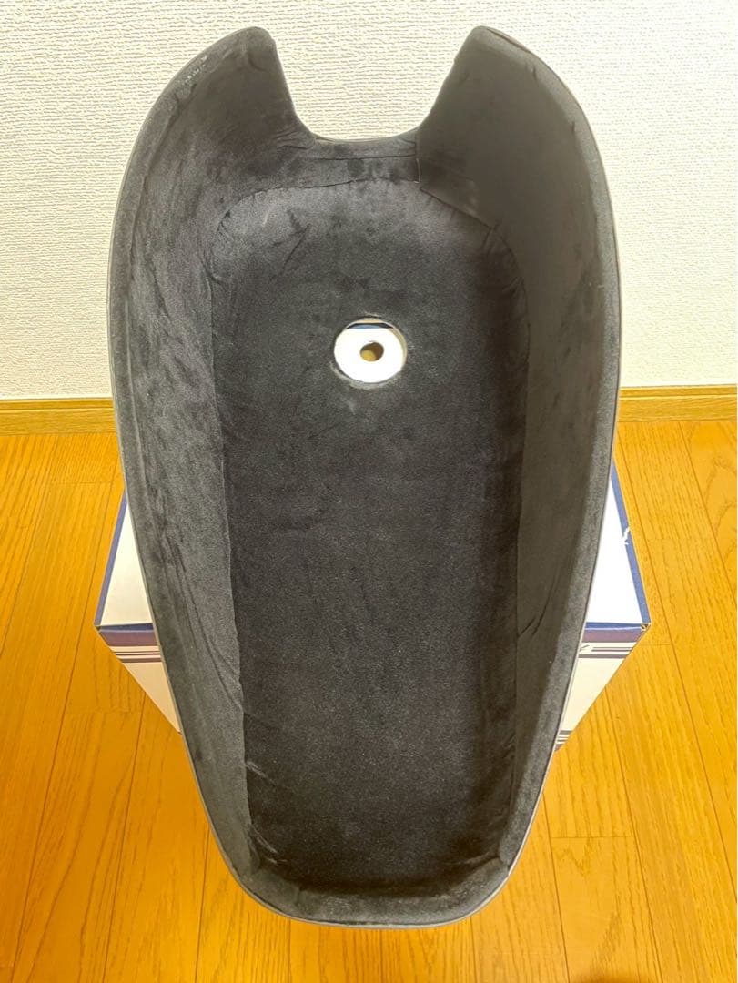 サイモンカスタムタンクカバー　ハーレー　スポーツスター