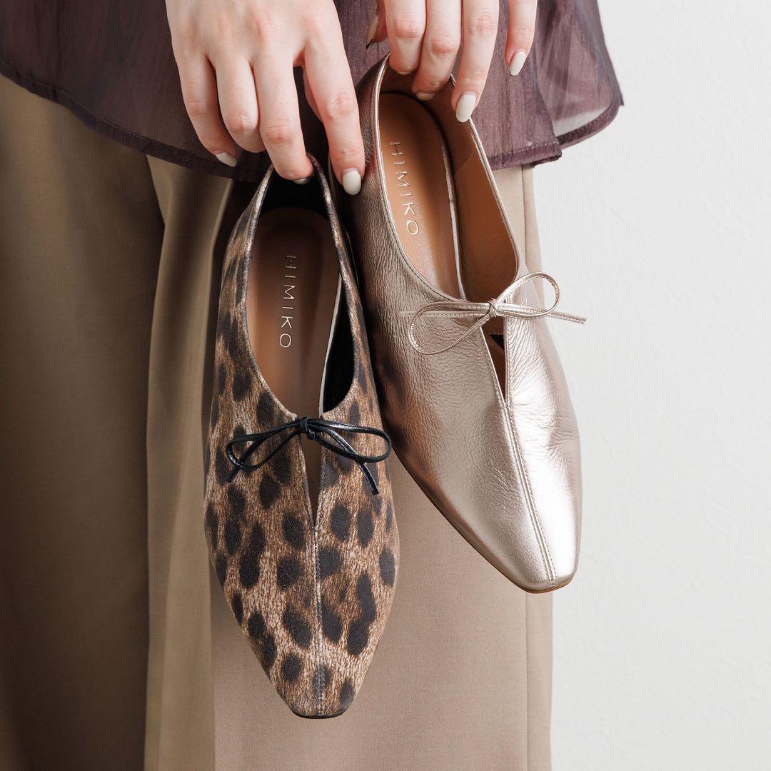 新品✨ヒミコ 2025AW 撥水 センタースリットリボンパンプス