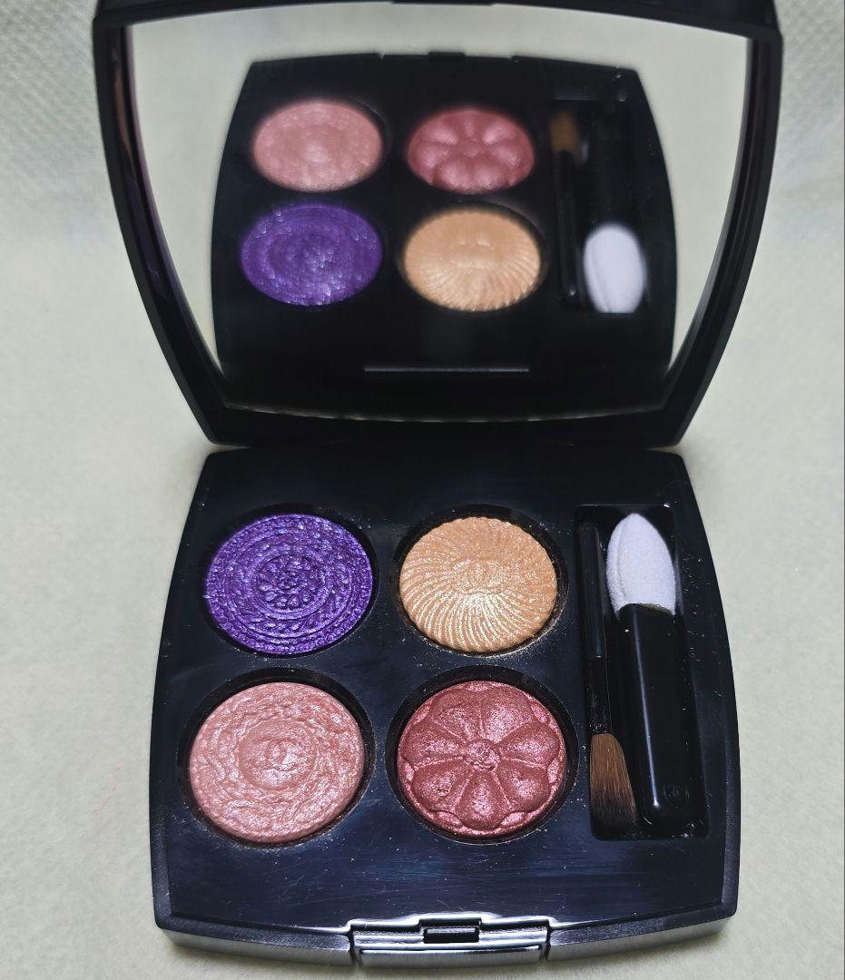 CHANEL レ キャトル オンブル ブトン　ブトンバロック239