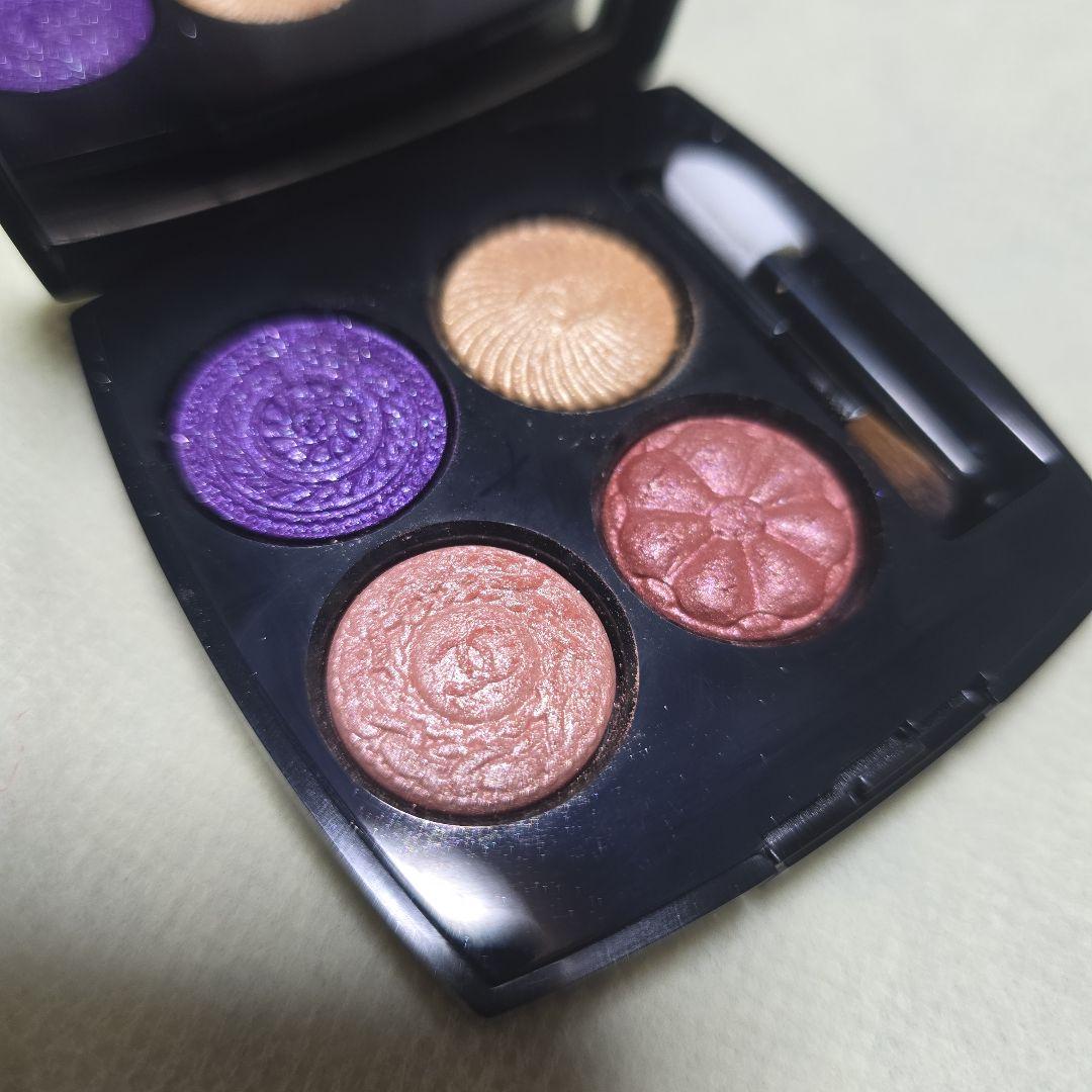 CHANEL レ キャトル オンブル ブトン　ブトンバロック239