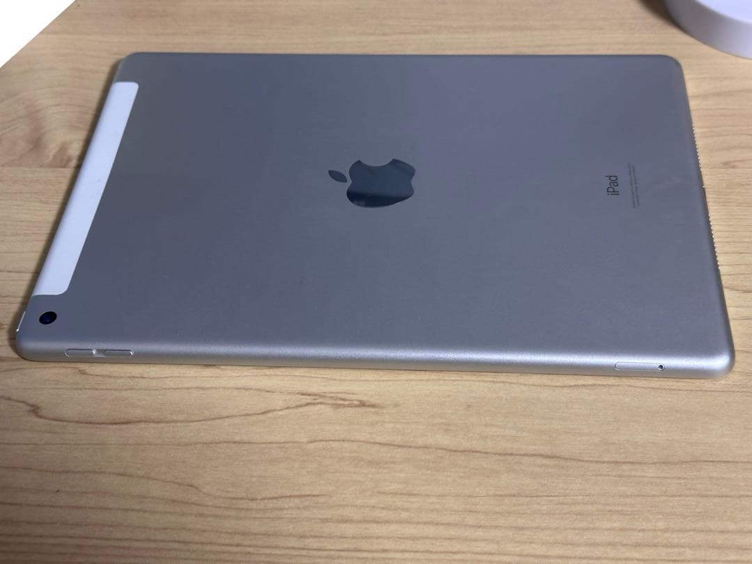 iPad 第9世代 cellularモデル シルバー 64GB 【美品】