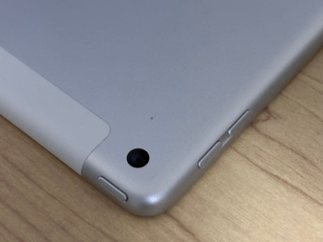 iPad 第9世代 cellularモデル シルバー 64GB 【美品】