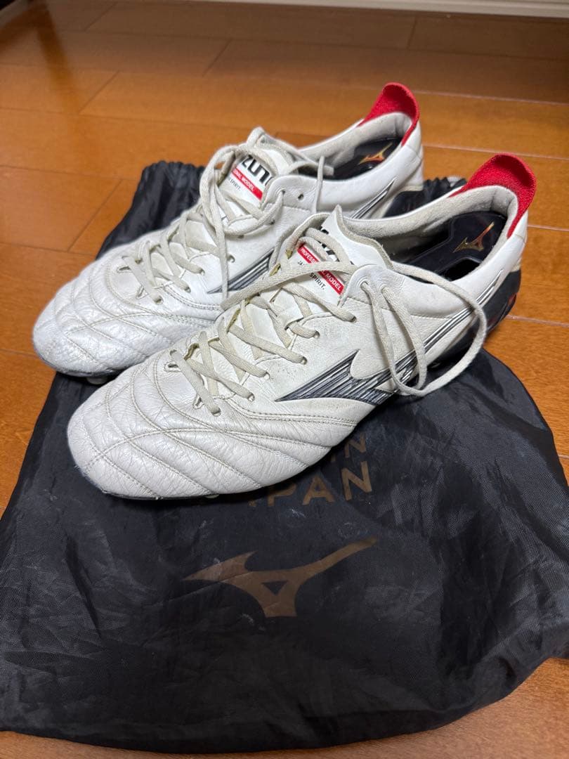 Mizuno モレリアネオ4 (赤白)