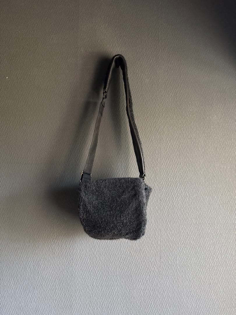 ebagos ウールボア・ボディバッグ