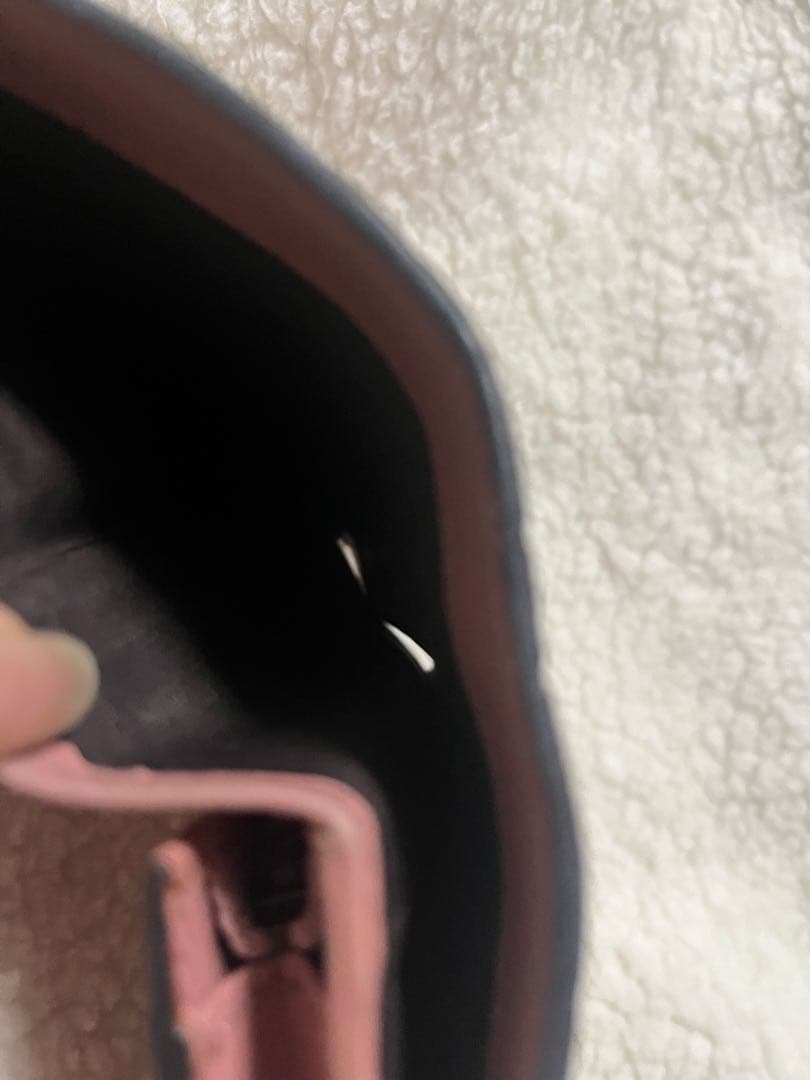 GUCCI グッチ　二つ折り財布 ピンク さくらんぼ