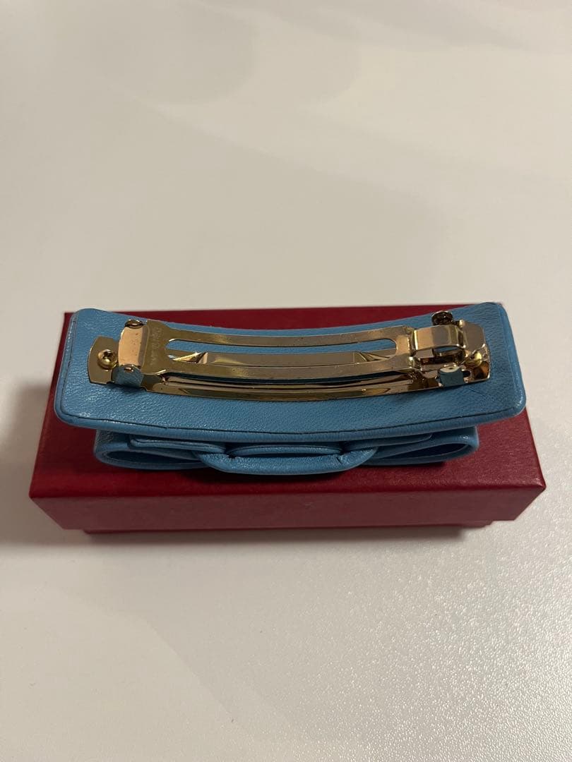 Salvatore Ferragamo ブルー レザー バレッタ