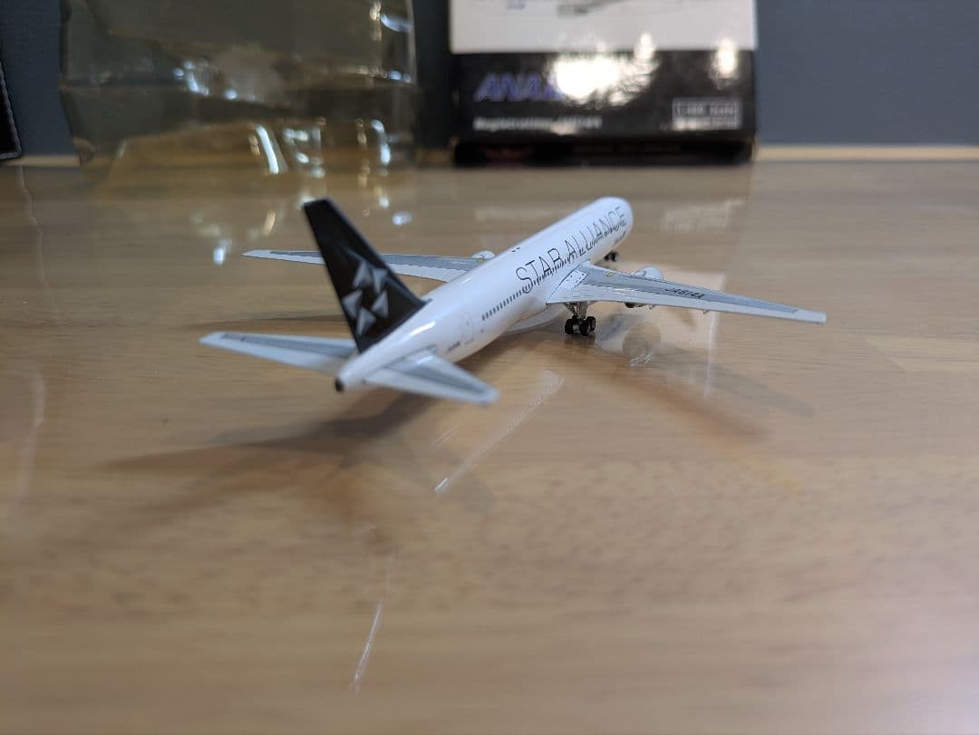 航空機・ヘリコプター ANA Boeing 767-300ER STAR ALLIANCE 1:400