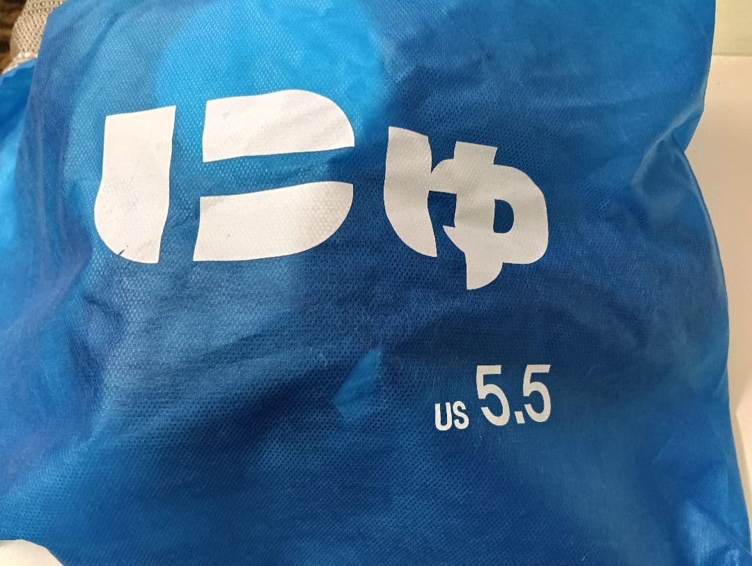 サンガッチョ　レッド スニーカー 23.5センチ