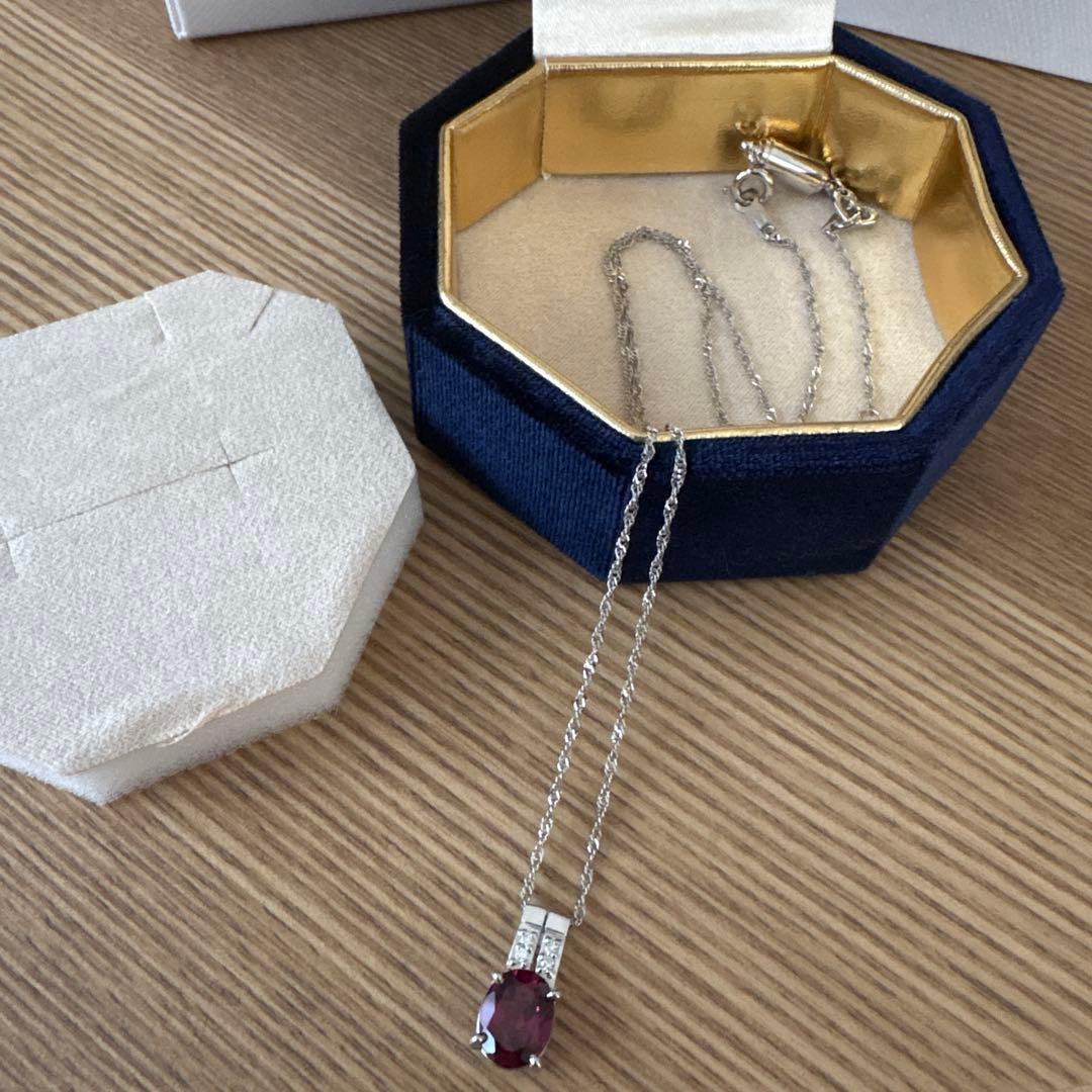 VERITE ルビーペンダントネックレス