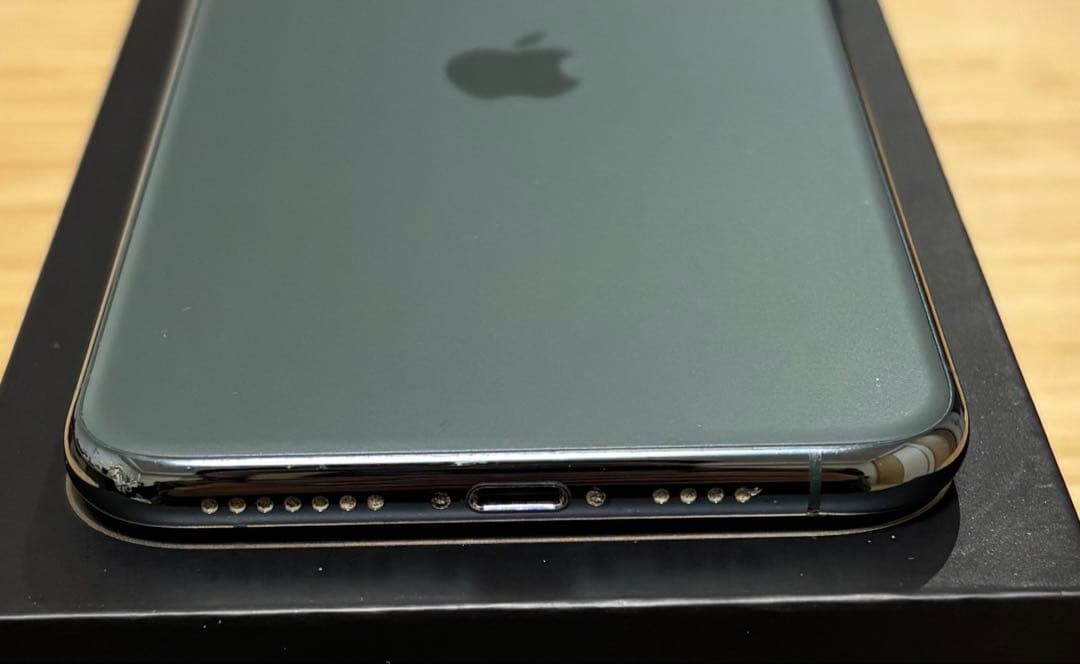 【美品】iPhone 11 PRO MAX 256GB ミッドナイトグリーン