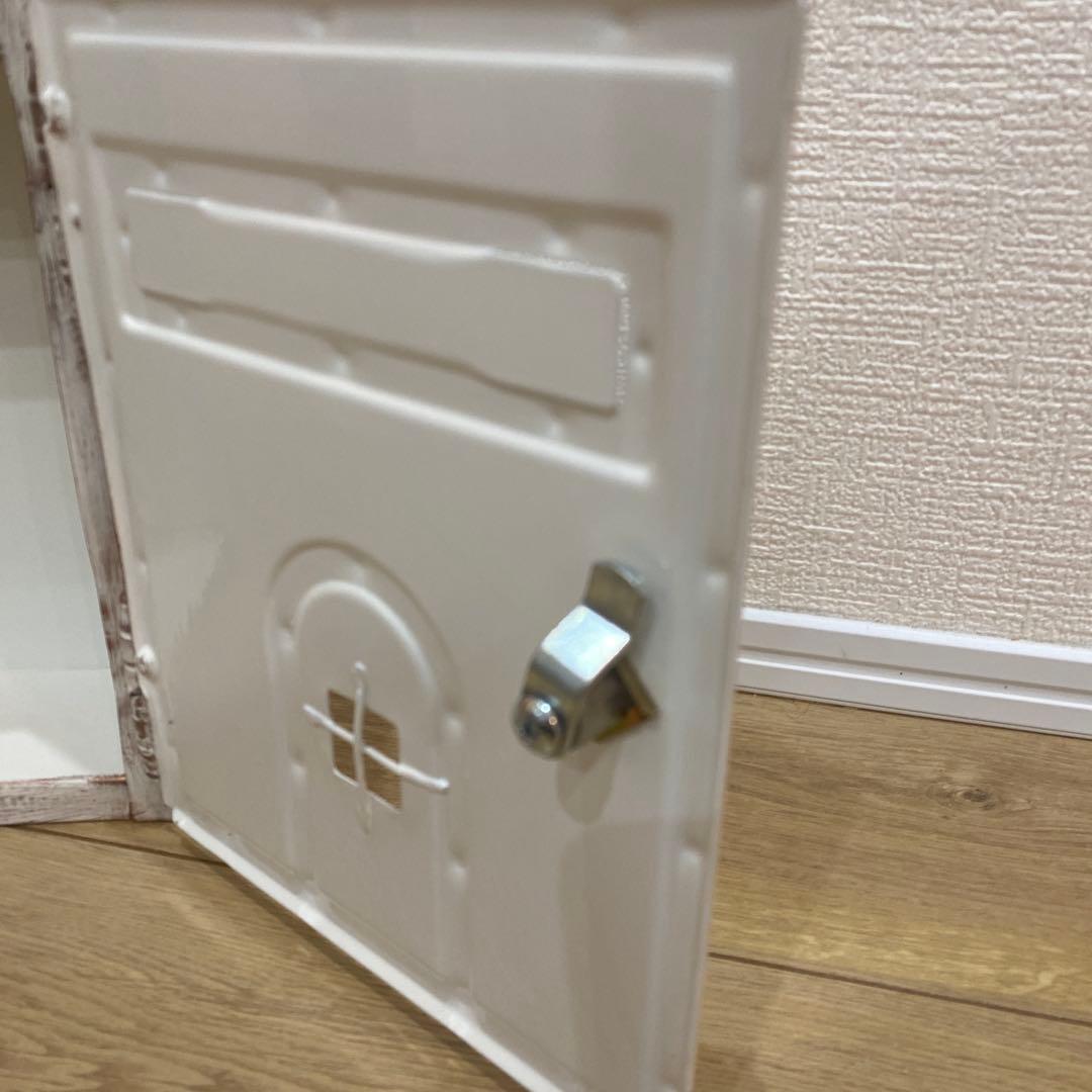 郵便受け【未使用品】ポスト鍵付き　ホワイト　アンティーク　ビンテージ風　イタリア