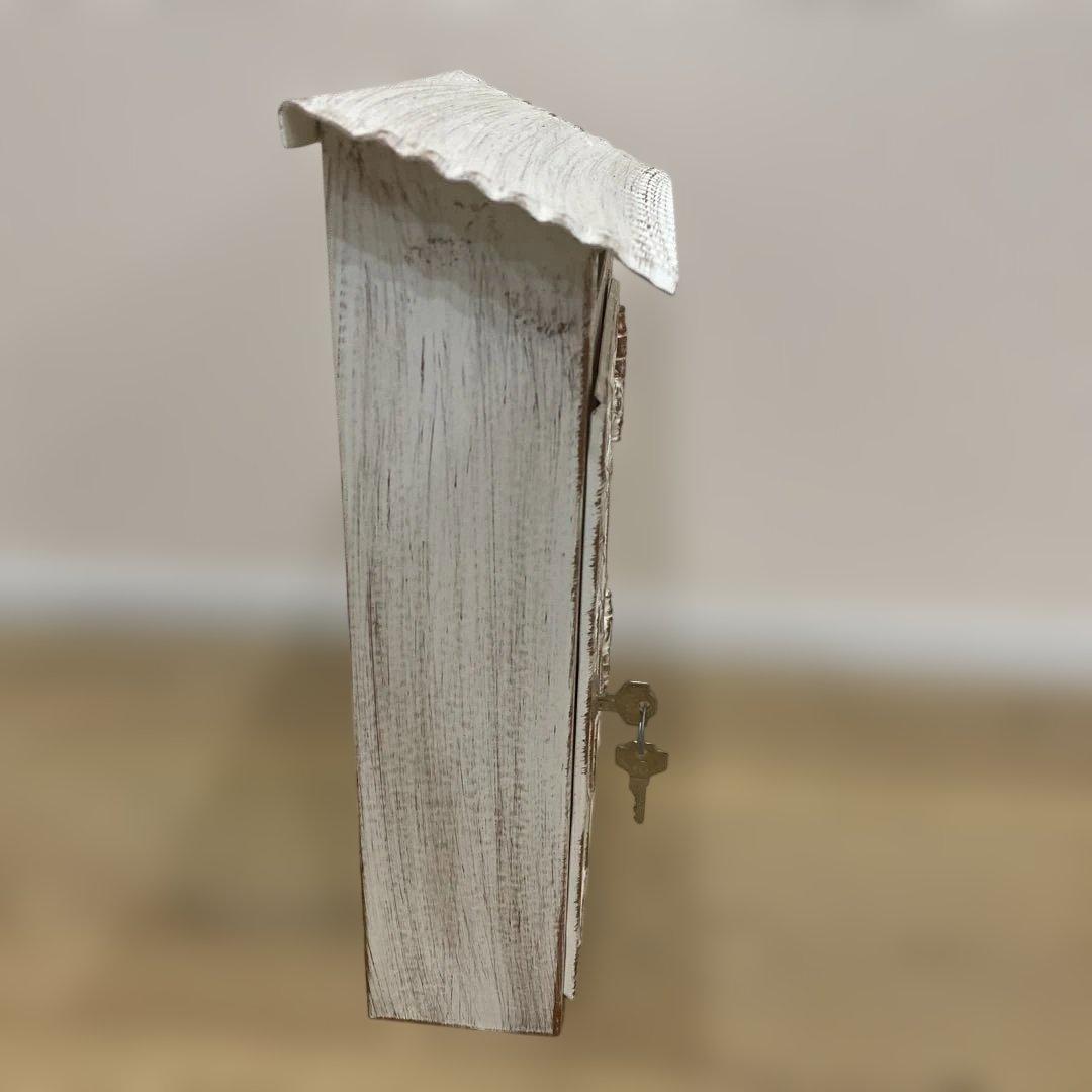郵便受け【未使用品】ポスト鍵付き　ホワイト　アンティーク　ビンテージ風　イタリア