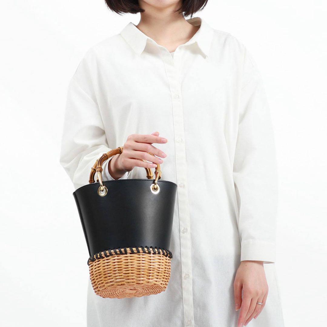 大幅値下げ！！【美品】ヴィオラドーロ　バケツ型黒合成皮革かごバッグ