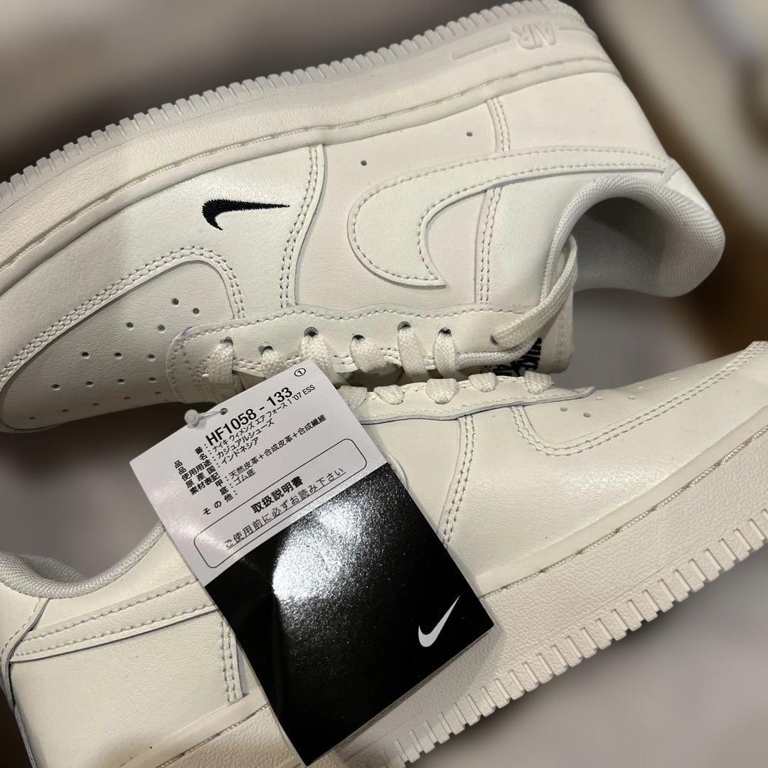 Nike Air Force 1 ホワイト23.5 ウィメンズ 新品 ESS