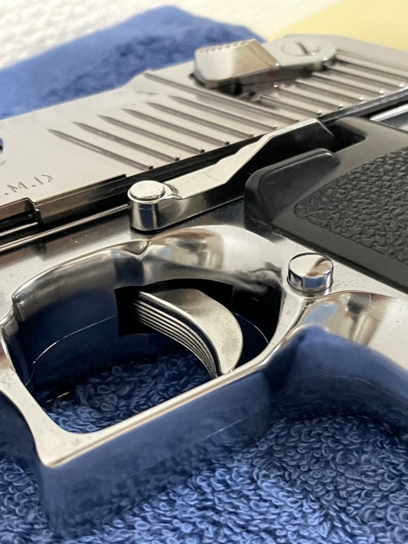 東京マルイ デザートイーグル クローム仕上げ 3マガジン付き