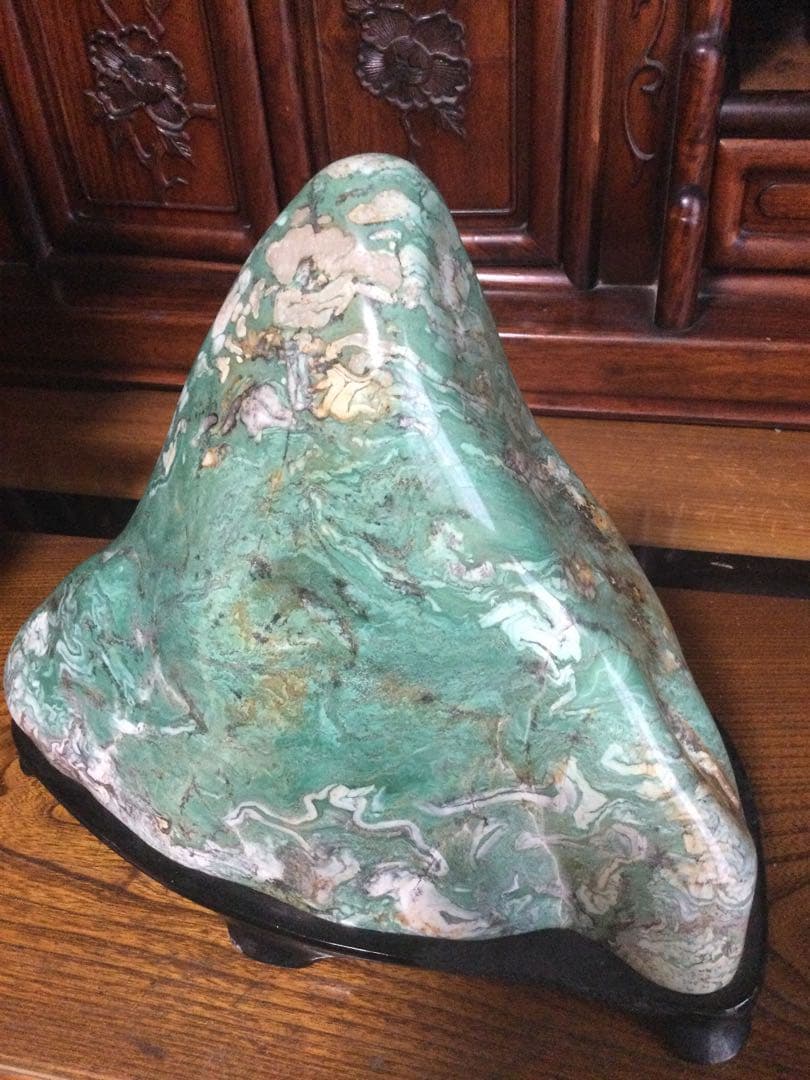 糸魚川翡翠原石　磨き石　水晶　観賞石