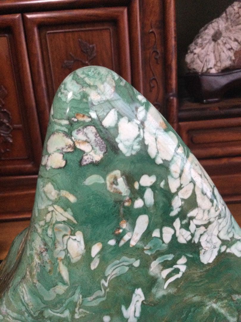 糸魚川翡翠原石　磨き石　水晶　観賞石