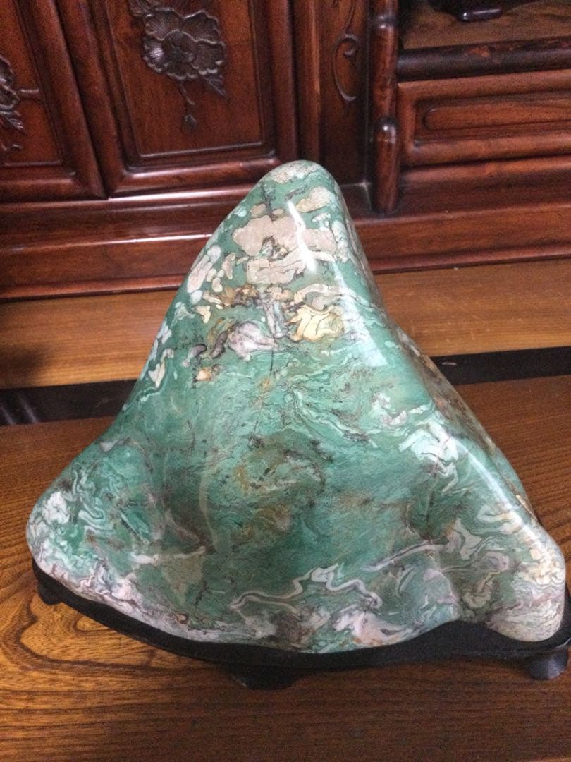 糸魚川翡翠原石　磨き石　水晶　観賞石