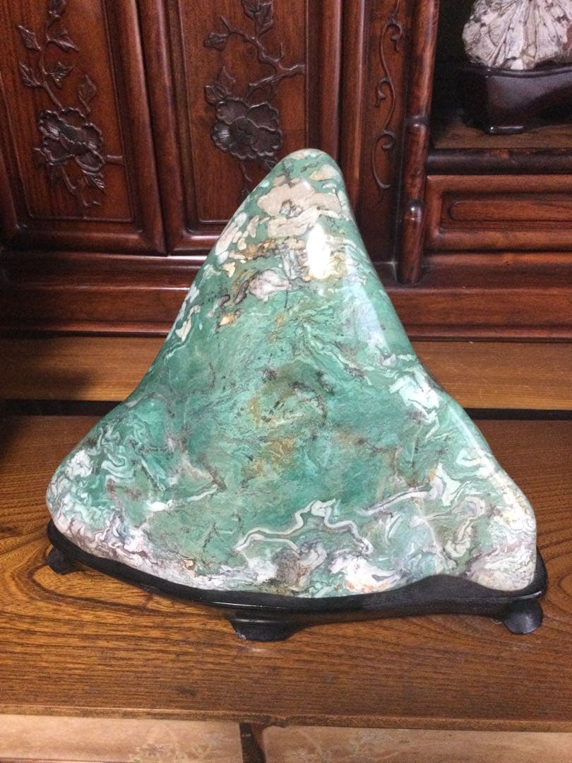 糸魚川翡翠原石　磨き石　水晶　観賞石
