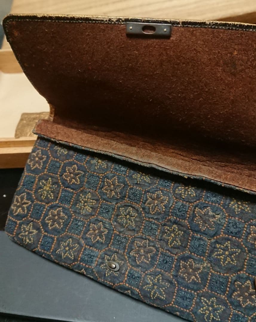 逸品 江戸後期 金唐革 煙草入れ 叺 掲げ物 工芸品 煙管入れ