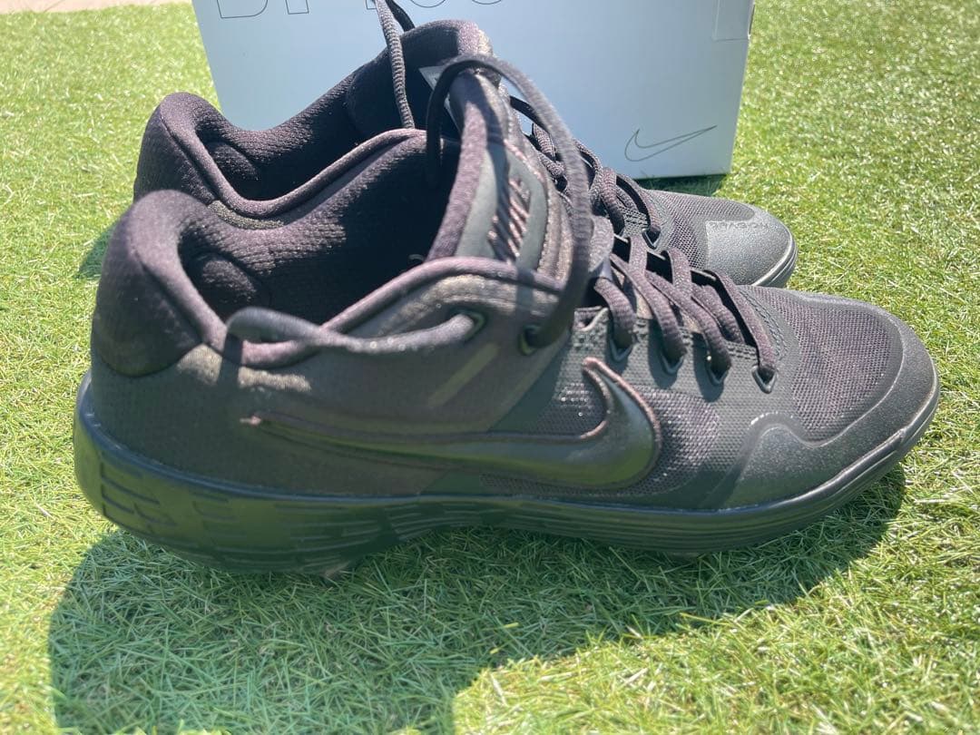 Nike By You ブラック スパイク