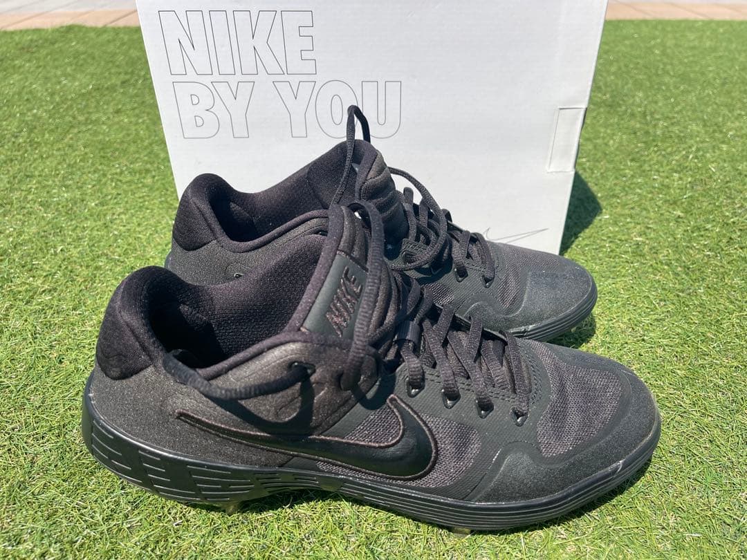 Nike By You ブラック スパイク