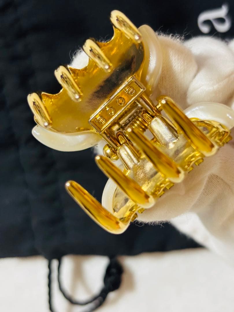 レモン様　アッカacca クリップ　ヘアクリップ　パールホワイト　ラインストーン