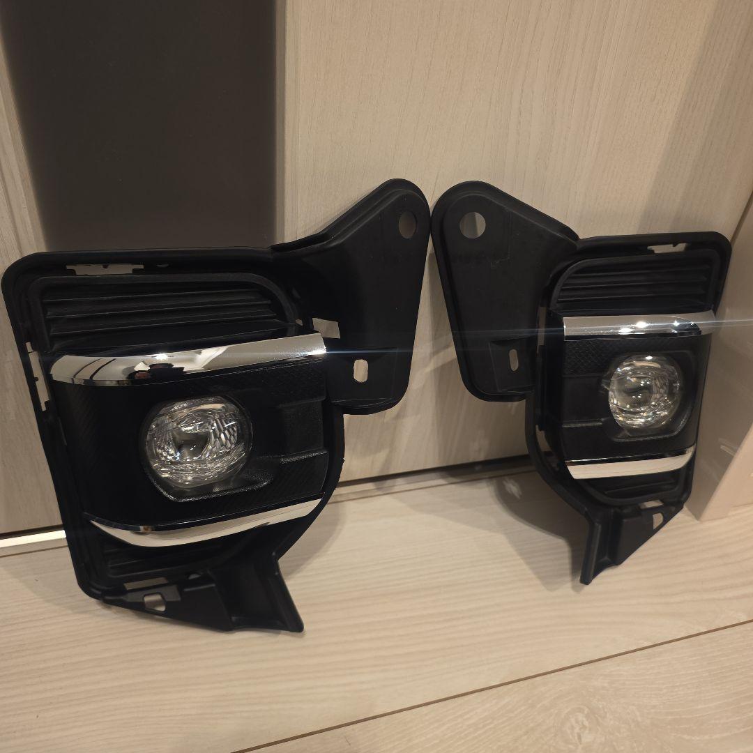 ハイエース　フォグランプ　クロームベゼル フォグランプカバー　セット