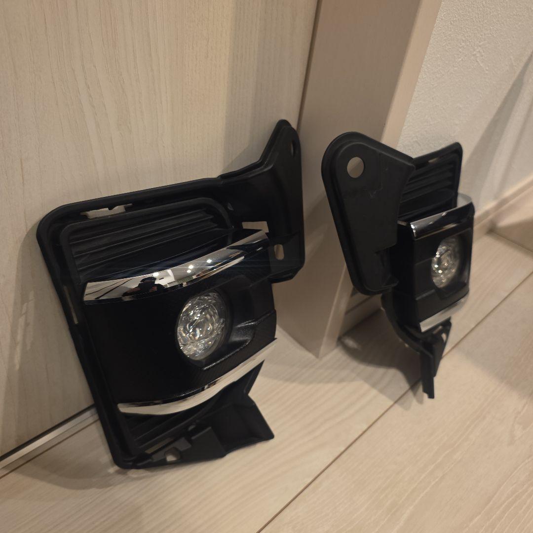 ハイエース　フォグランプ　クロームベゼル フォグランプカバー　セット