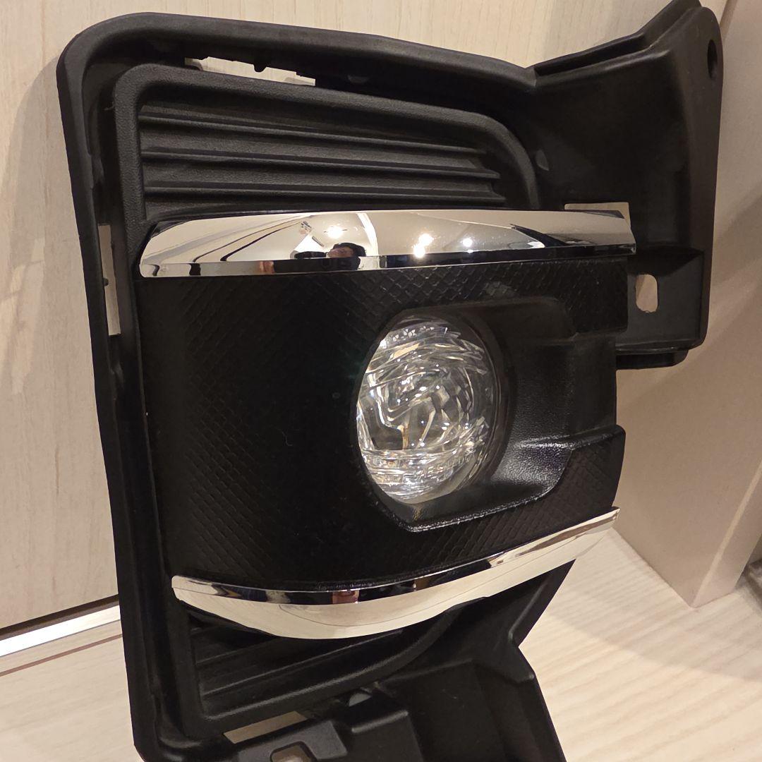 ハイエース　フォグランプ　クロームベゼル フォグランプカバー　セット