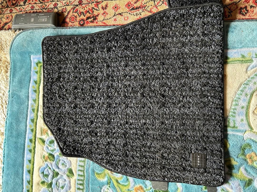 ヴォクシー　7人80系前期　純正フロアマット