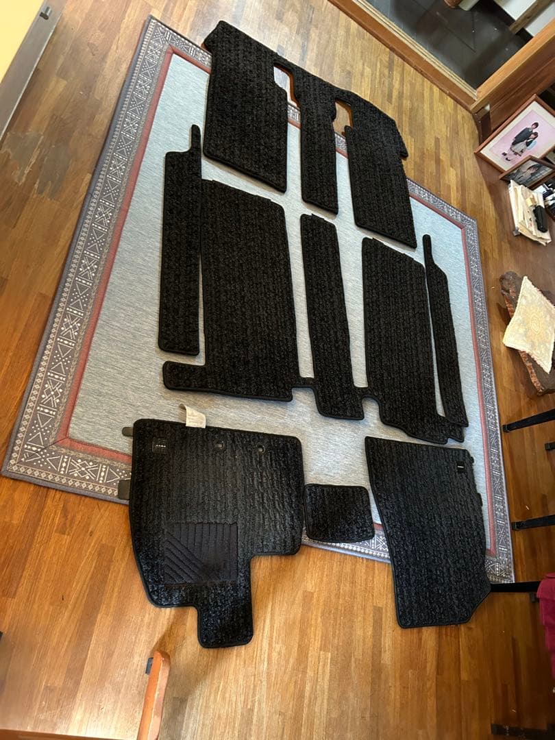 ヴォクシー　7人80系前期　純正フロアマット