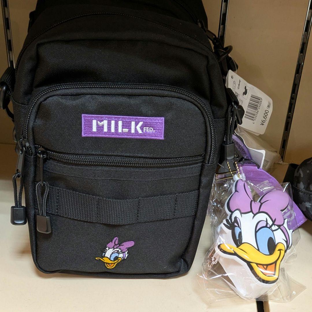 ★DISNEY STORE　 新品タグ付　アパレル　 ギフト　プレゼント