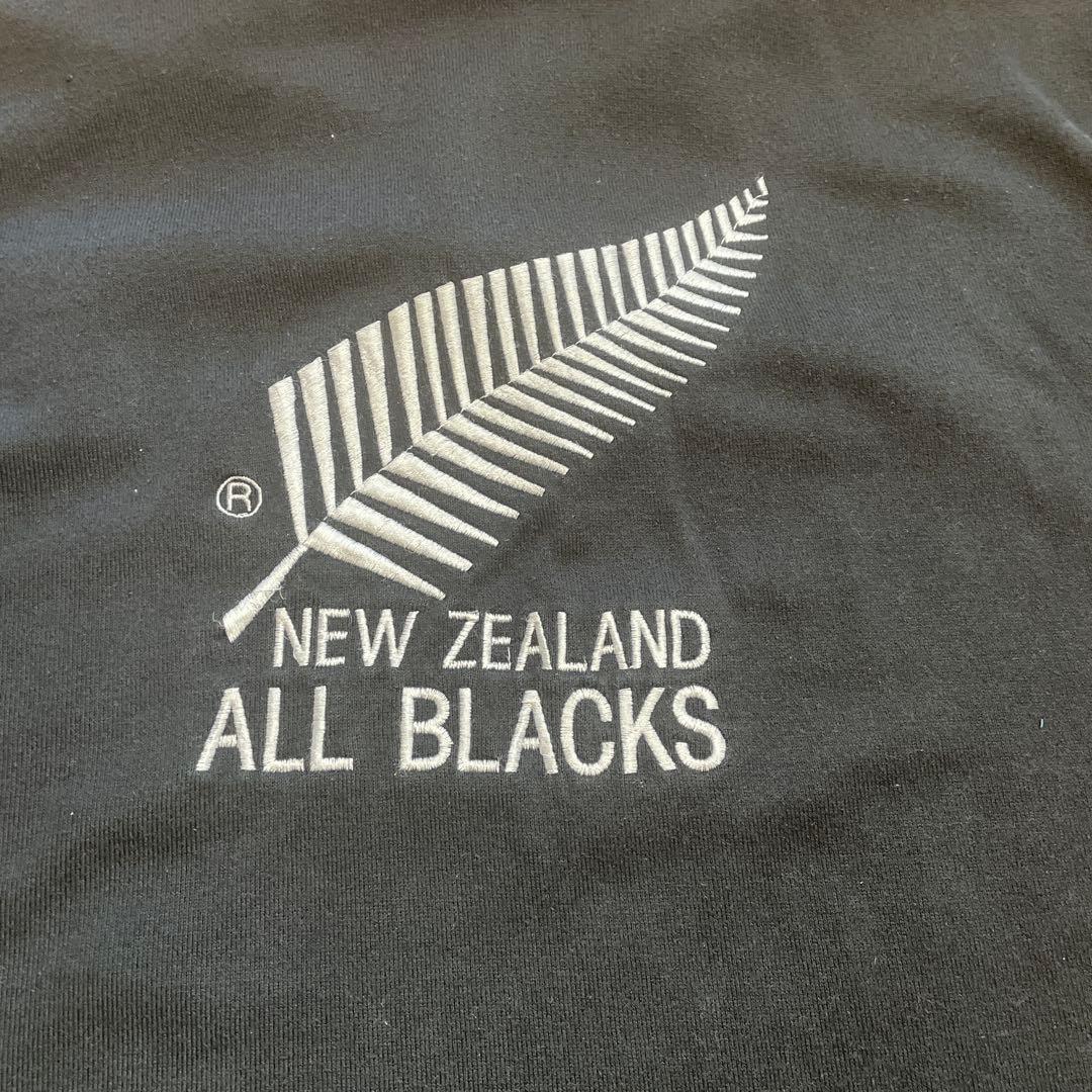 カンタベリー　ALL BLACKS バックにも刺繍あり