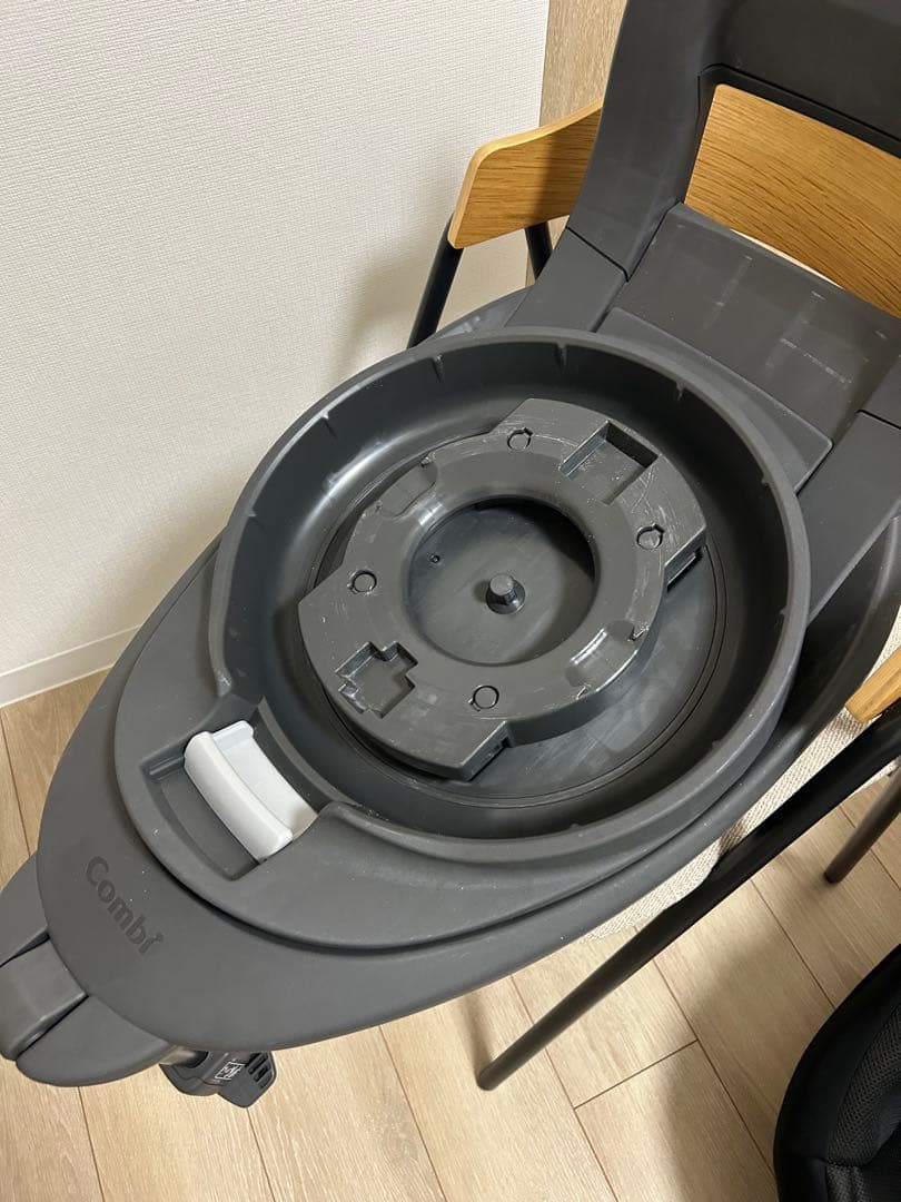 【付属品全てあり】Combi THE S ISOFHX チャイルドシート