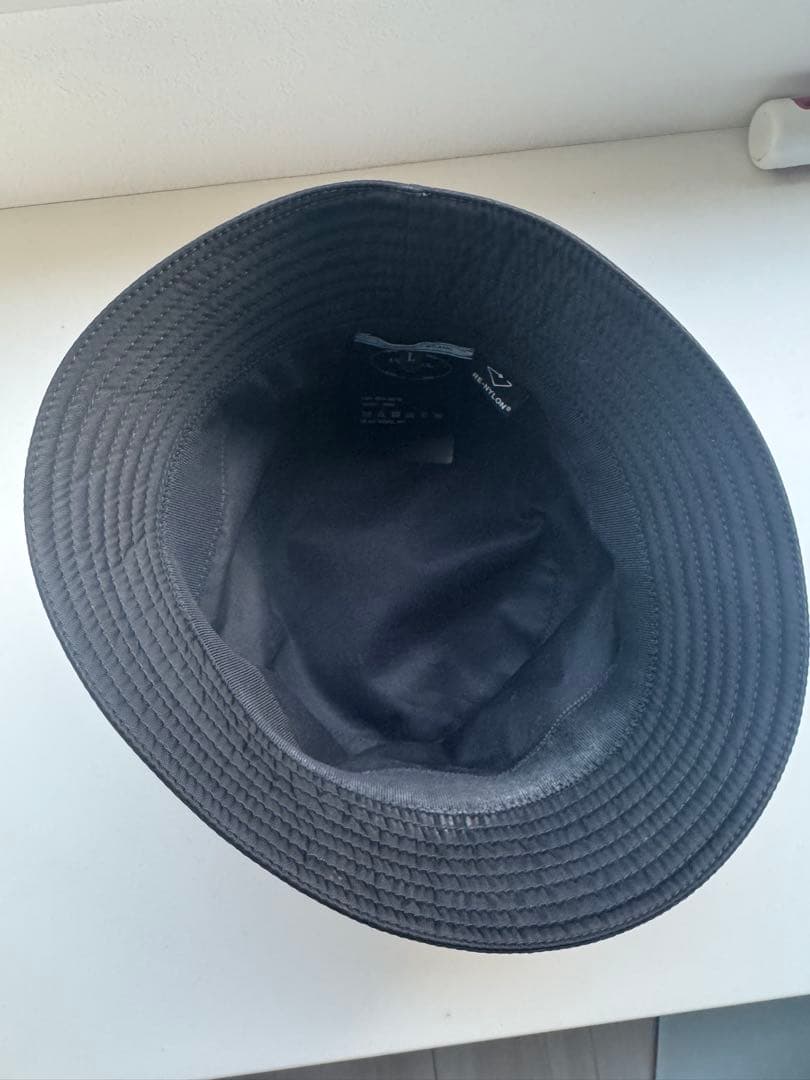 プラダ バケットハット