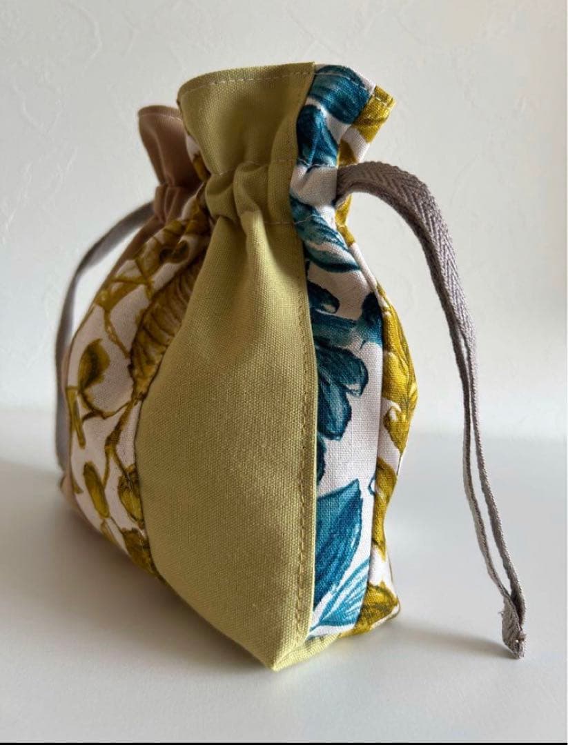 ＊りえ様＊パッチ生地　トートバッグ　巾着袋　ポーチ　ハンドメイド