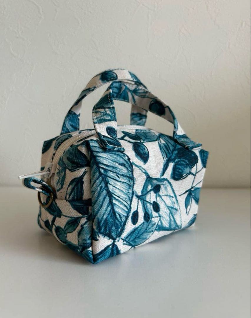 ＊りえ様＊パッチ生地　トートバッグ　巾着袋　ポーチ　ハンドメイド