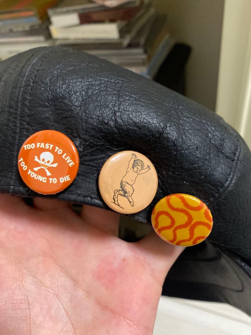 ヴィヴィアンウエストウッドマン　ハンチング帽　缶バッジ